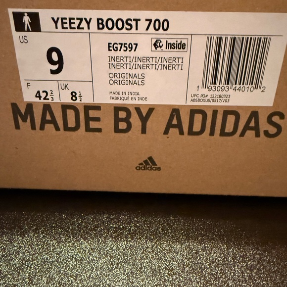 Yeezy 500 - Picture 5 of 5